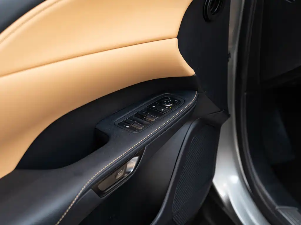 Lexus RX 2025 — фото 17