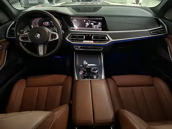 BMW X7 2021