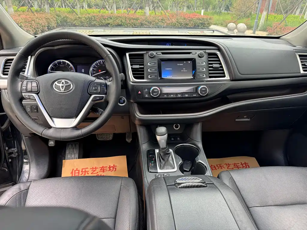 Toyota Highlander 2017 — фото 6