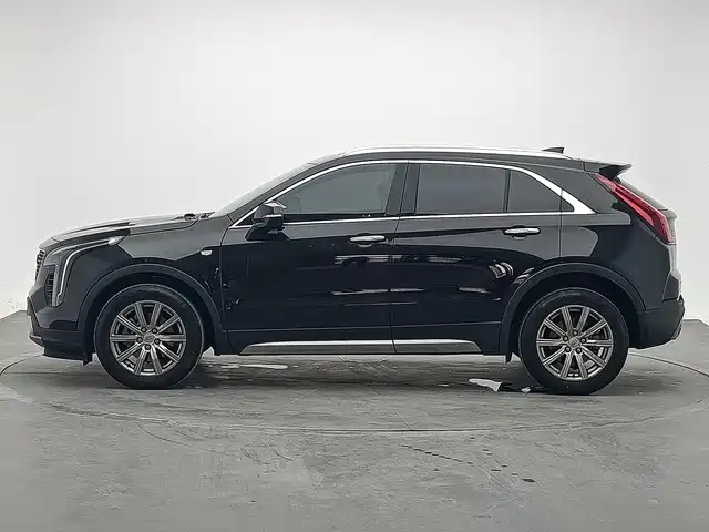 Cadillac XT4 2022 — фото 3