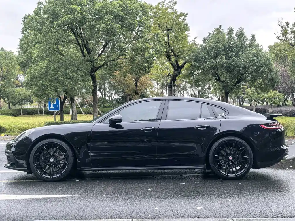 Porsche Panamera 2019 — фото 18
