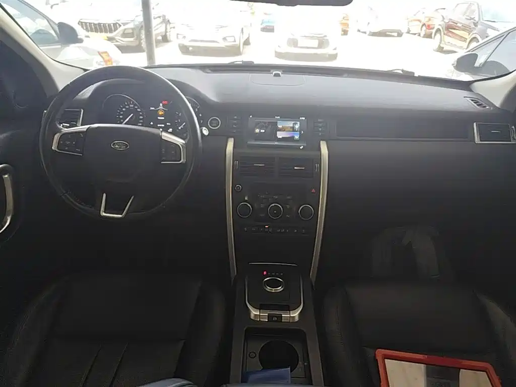 Land Rover Discovery Sport 2019 — фото 10