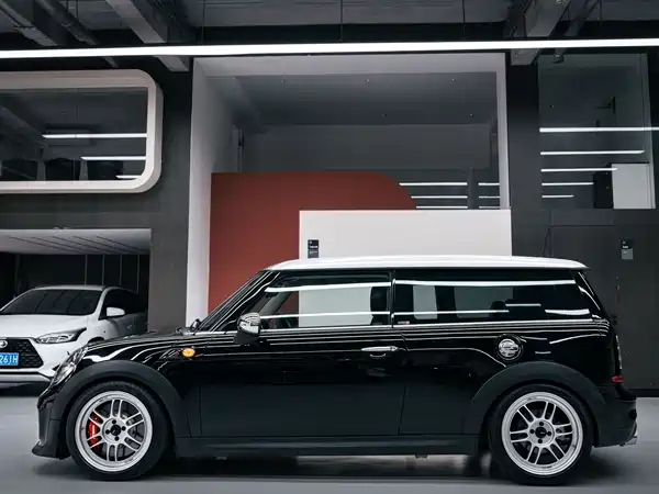 MINI Clubman 2012