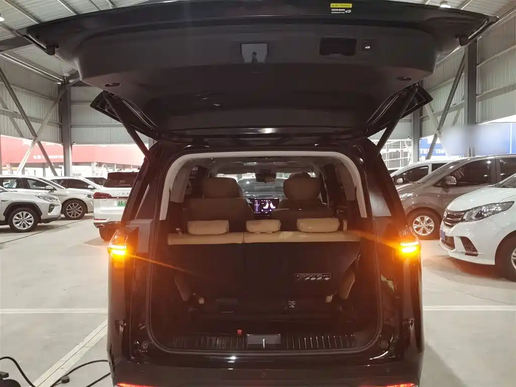 GAC Motor E8 Hybrid 2024 — фото 19