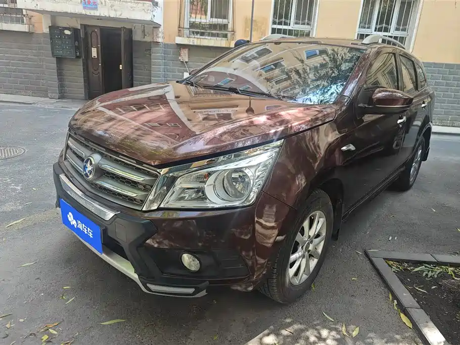 Venucia T70 2016