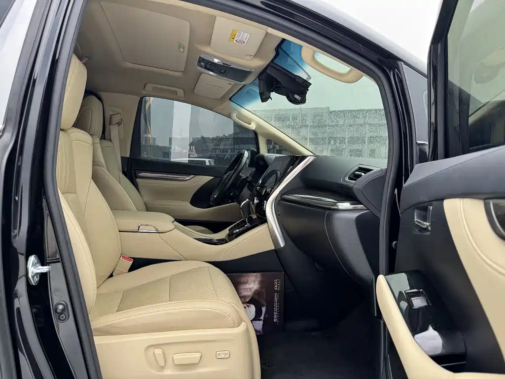 Toyota Alphard 2022 — фото 8