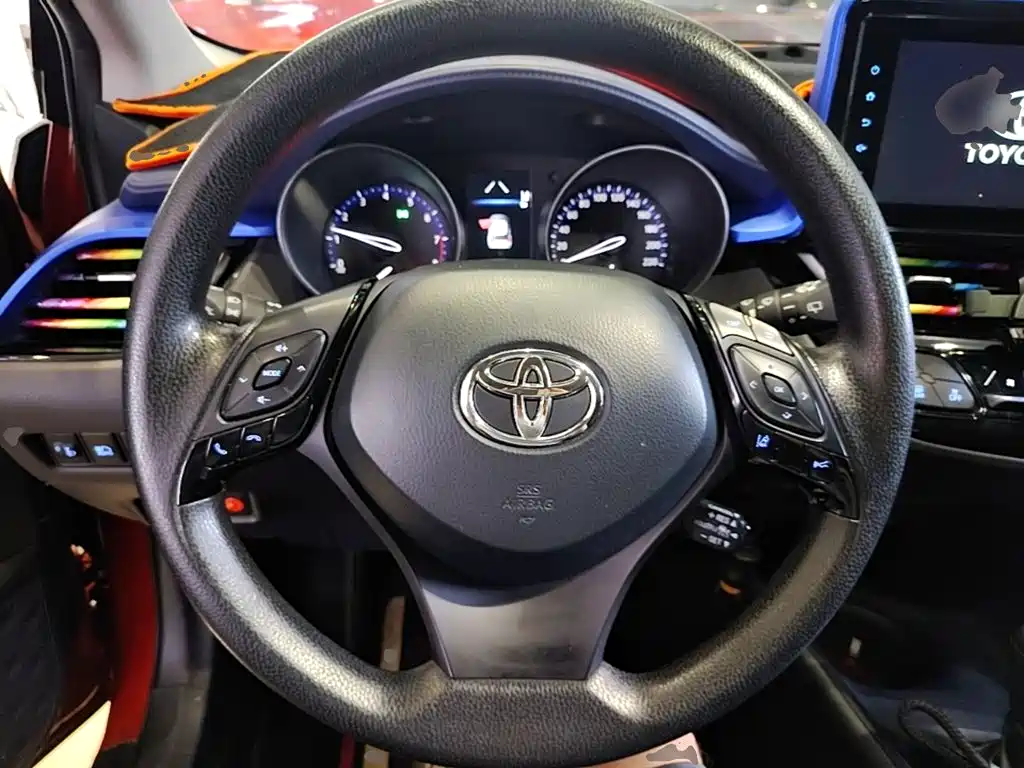 Toyota C-HR 2021 — фото 11