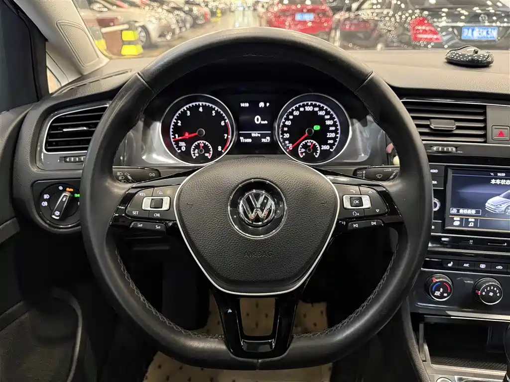 Volkswagen Golf 2018 — фото 22