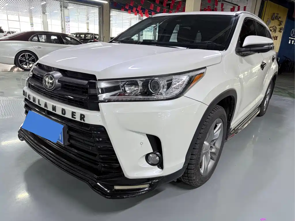 Toyota Highlander 2018 — фото 1