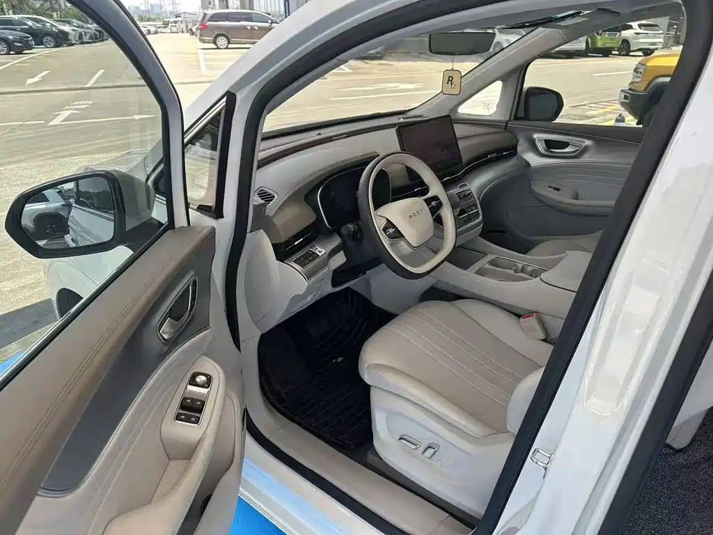 Roewe iMAX8 New Energy 2025 — фото 16