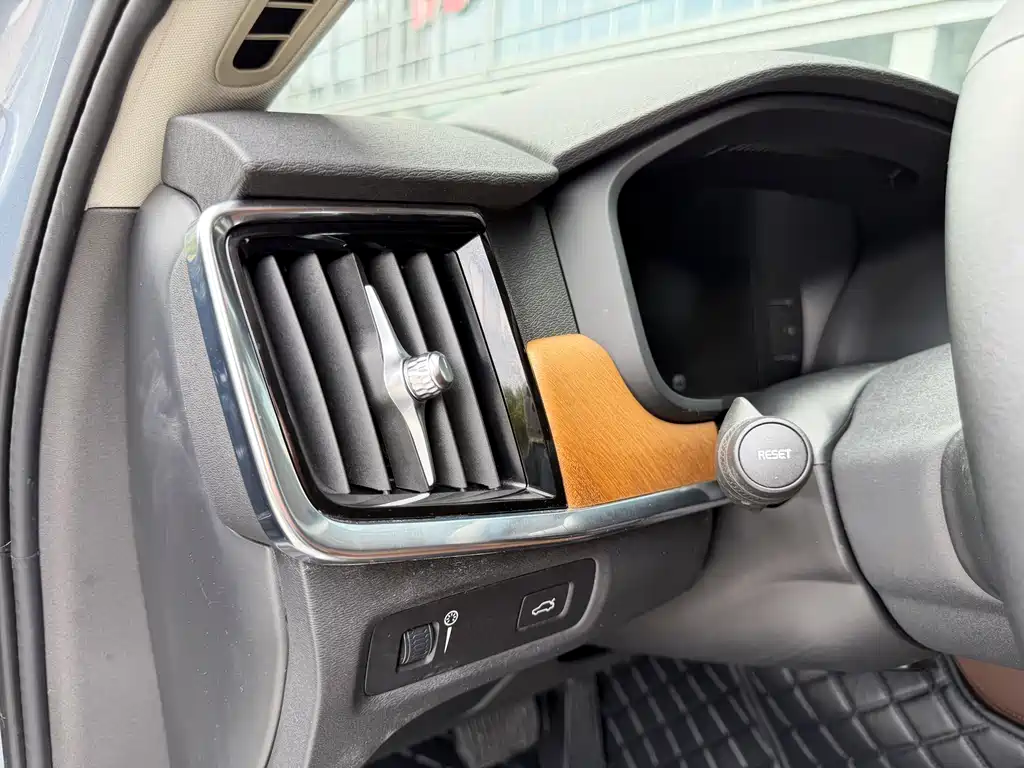 Volvo S90 2019 — фото 13