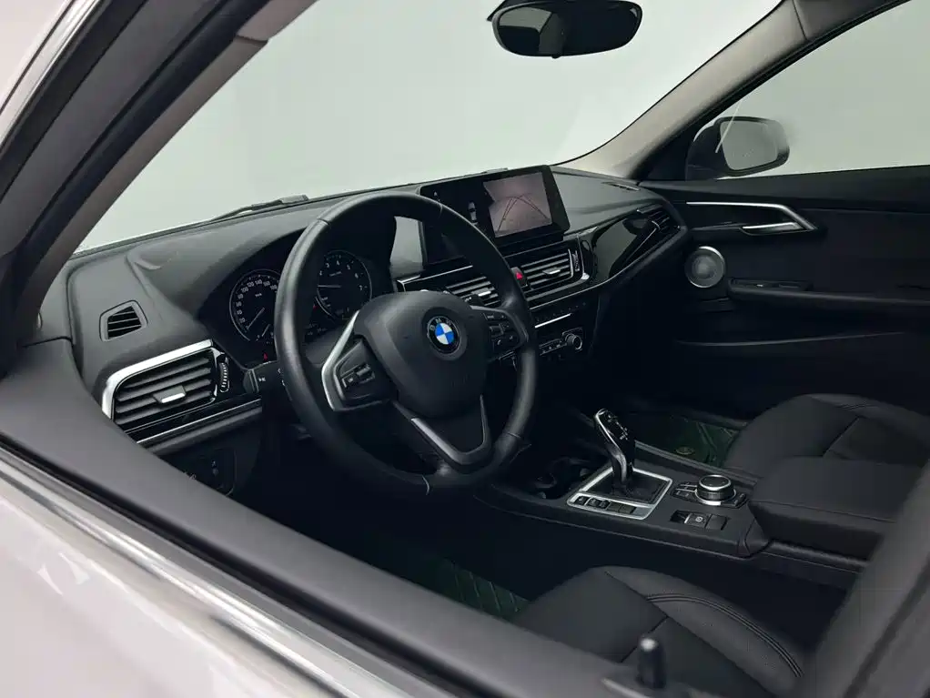 BMW 1 Series 2022 — фото 13