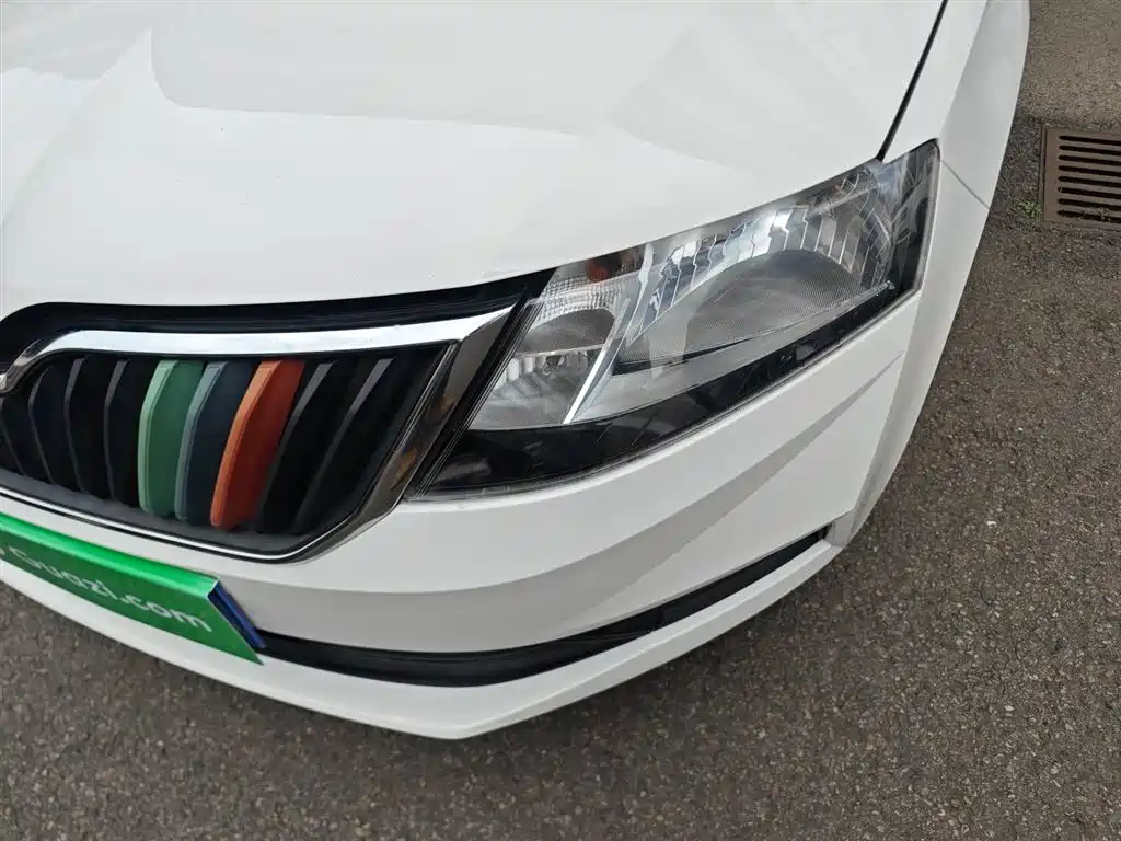 Skoda Rapid 2018 — фото 24