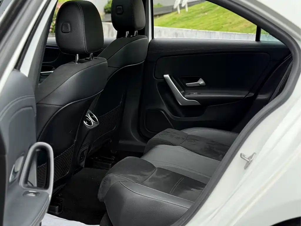 Mercedes-Benz A-Class 2021 — фото 13