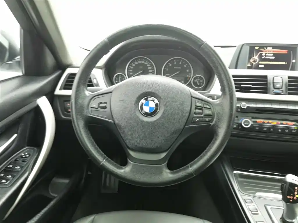 BMW 3 Series 2015 — фото 11