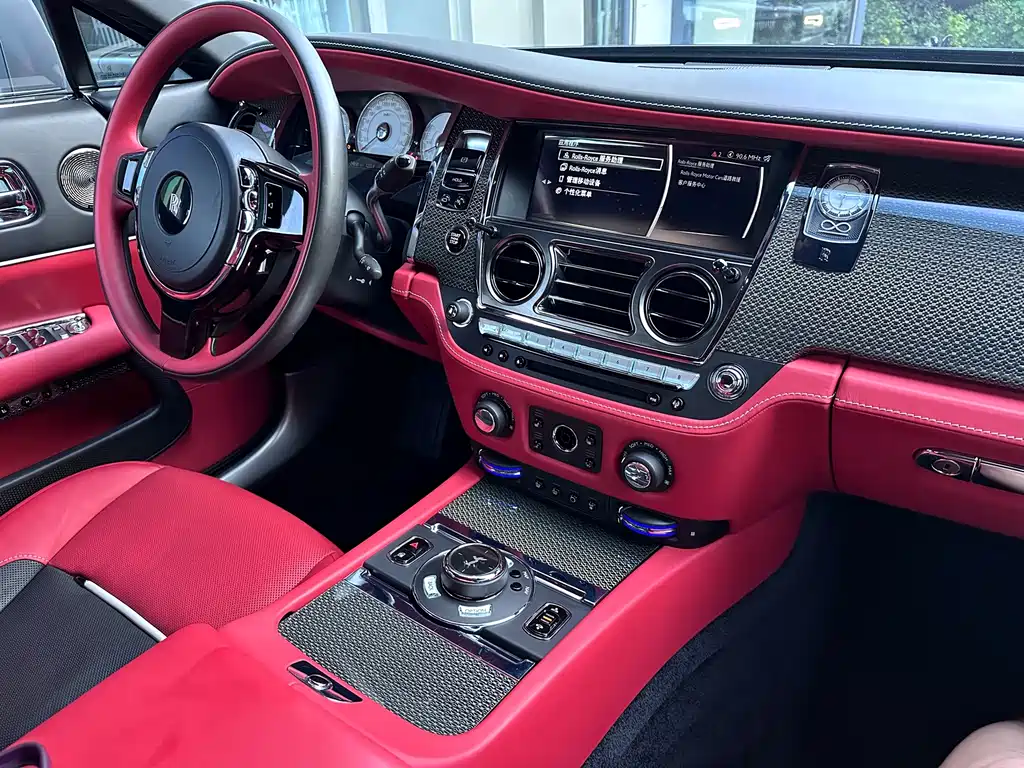 Rolls-Royce Phantom 2019 — фото 11