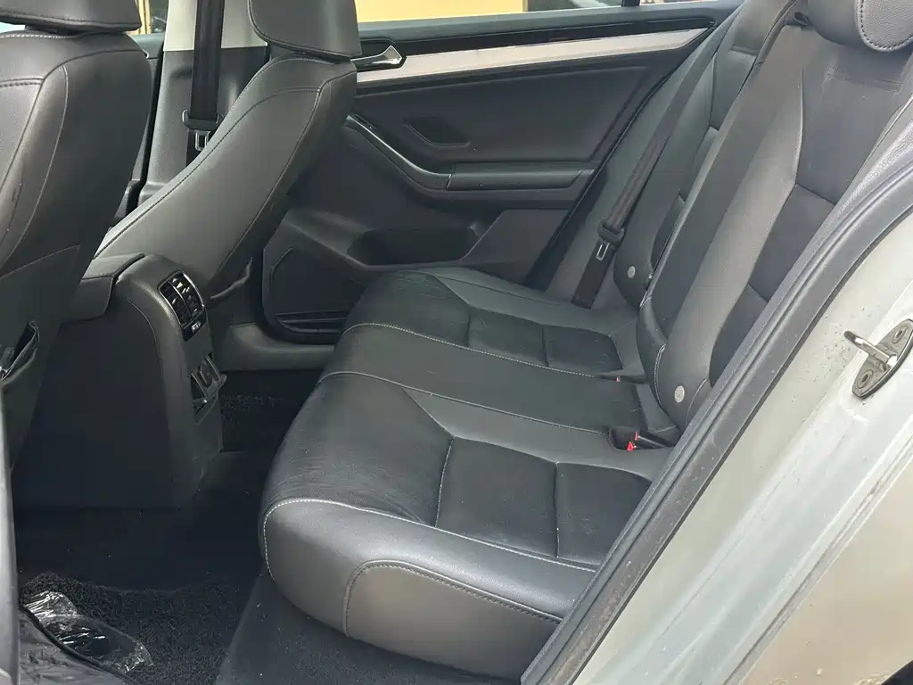 Volkswagen Sagitar 2019