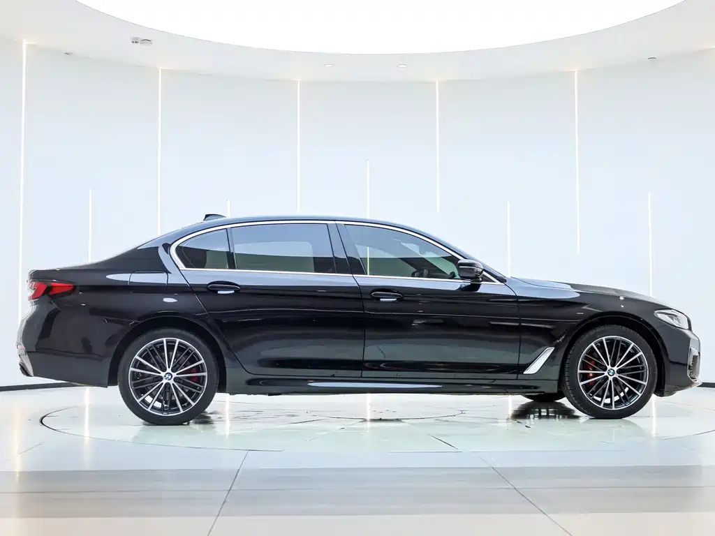 BMW 5 Series 2023