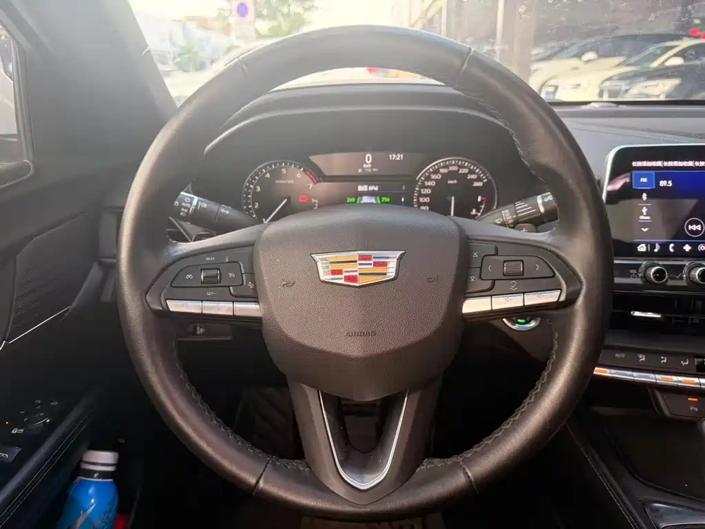 Cadillac CT4 2021 — фото 15