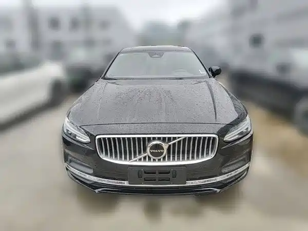 Volvo S90 2025