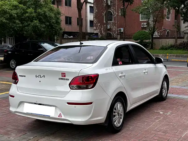 Kia Pegas 2021