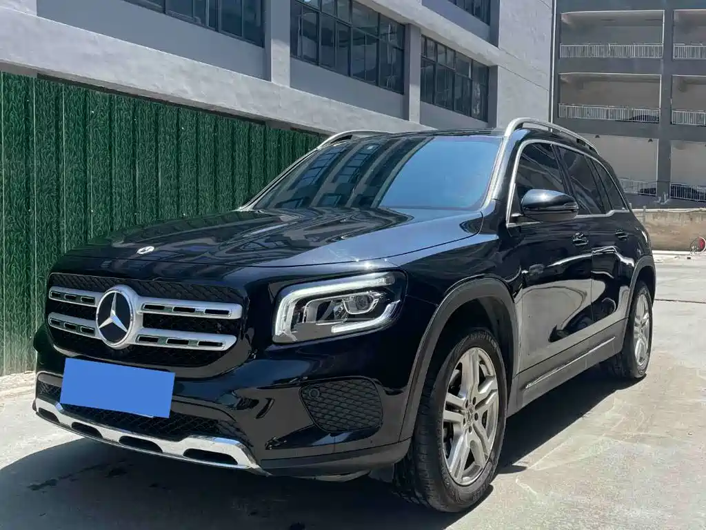 Mercedes-Benz GLB 2023 — фото 1
