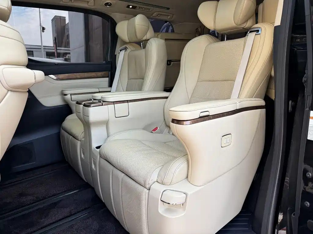 Toyota Alphard 2018 — фото 4