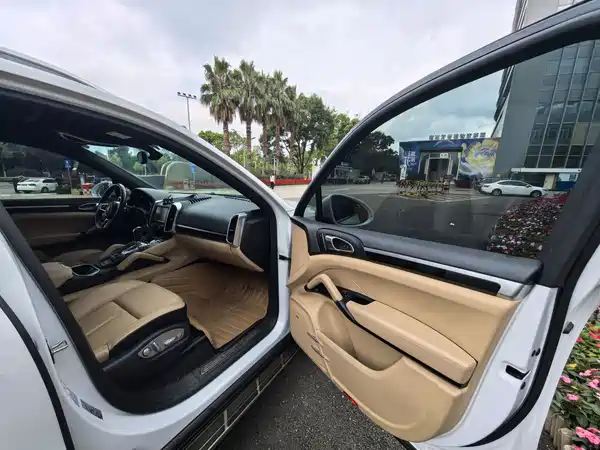 Porsche Cayenne 2015
