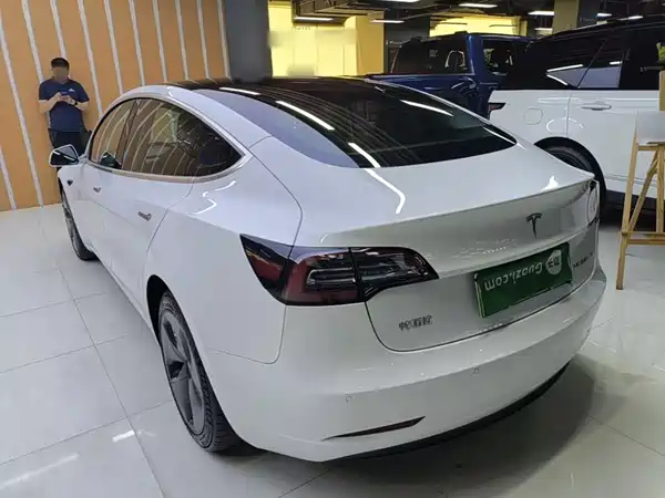 Tesla Model 3 2020