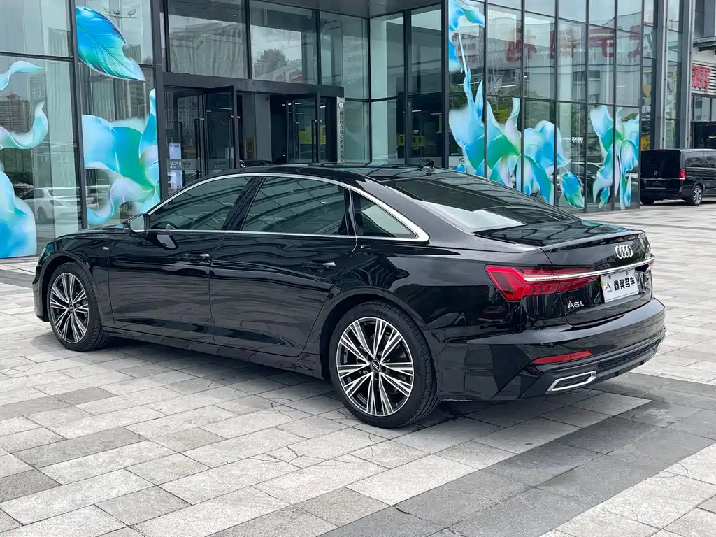Audi A6L 2022
