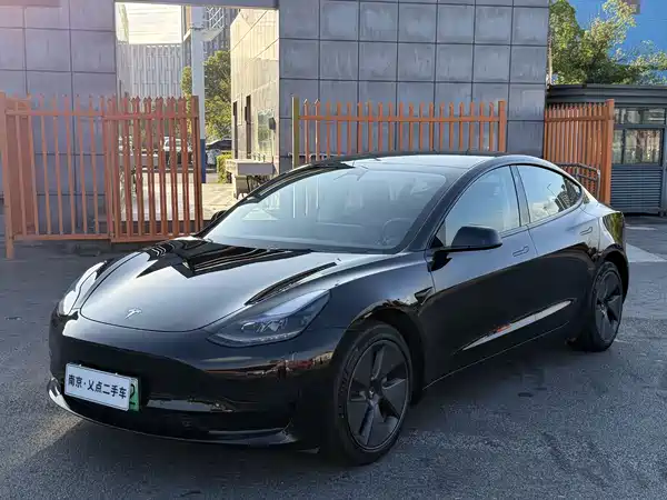 Tesla Model 3 2023