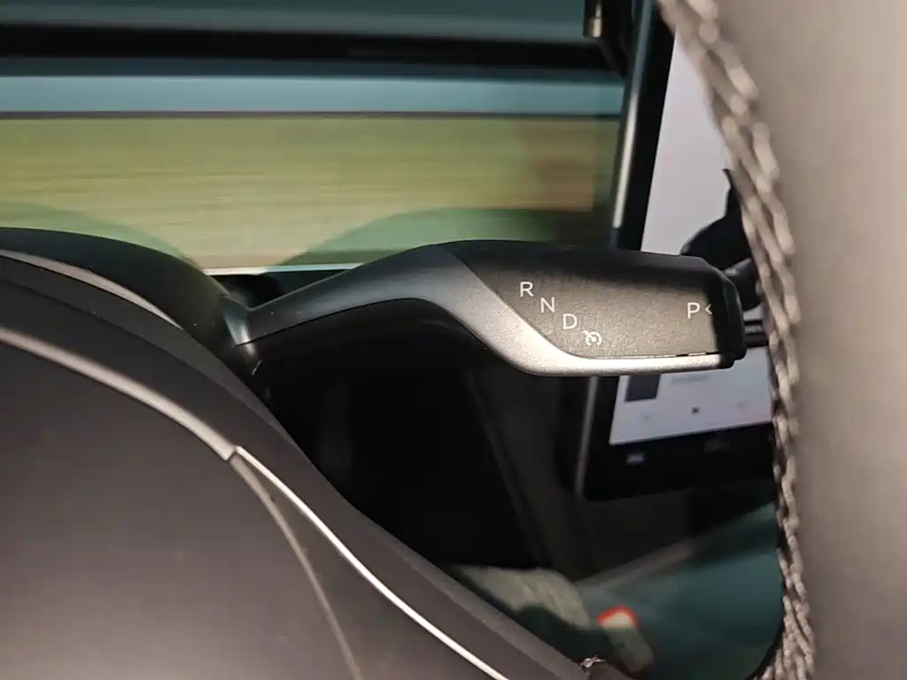 Tesla Model Y 2023 — фото 14