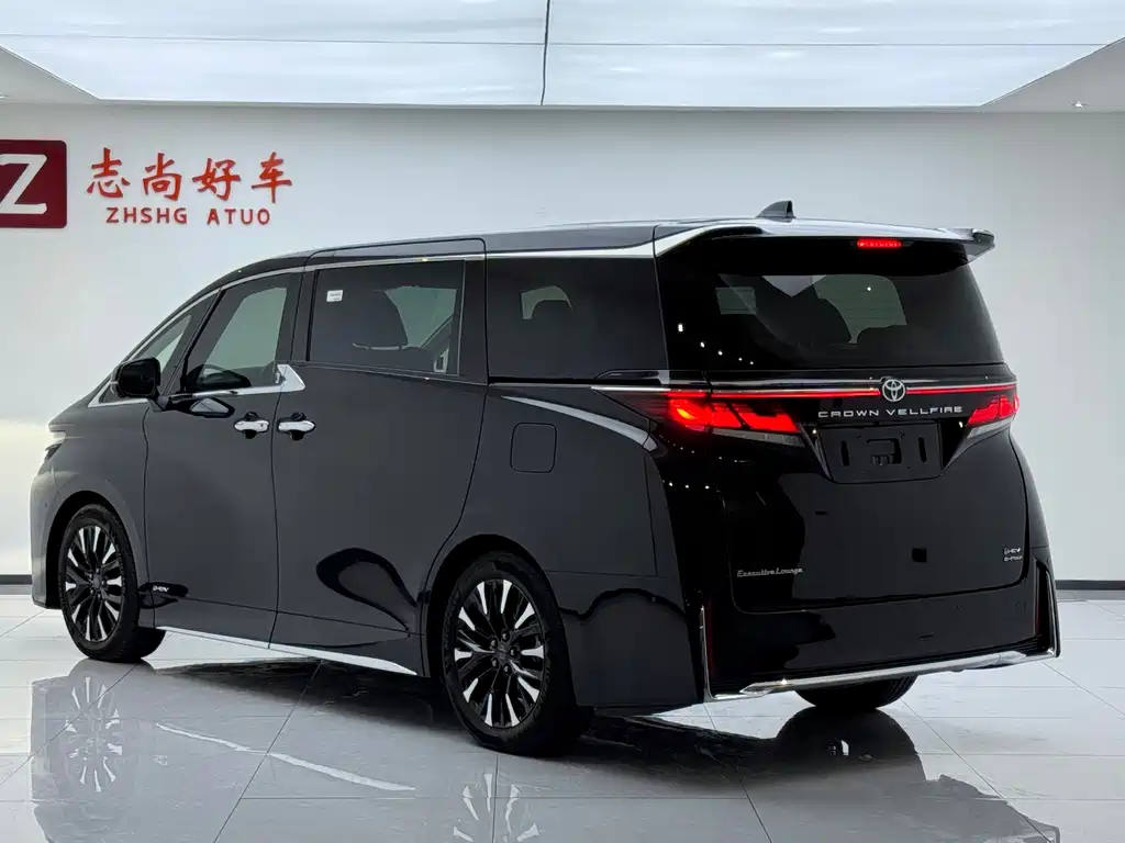 Toyota Vellfire 2024 — фото 12