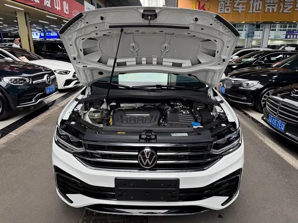Volkswagen Tiguan L 2024 — фото 35