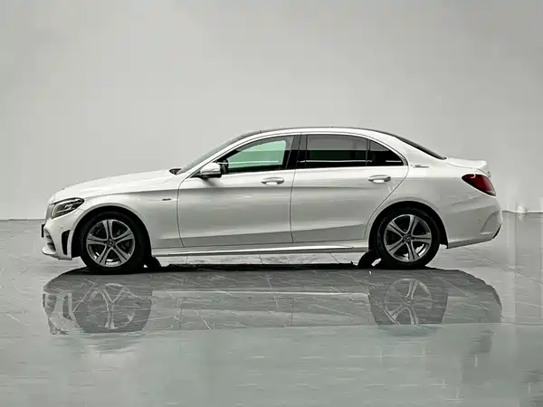 Mercedes-Benz C-Class 2020