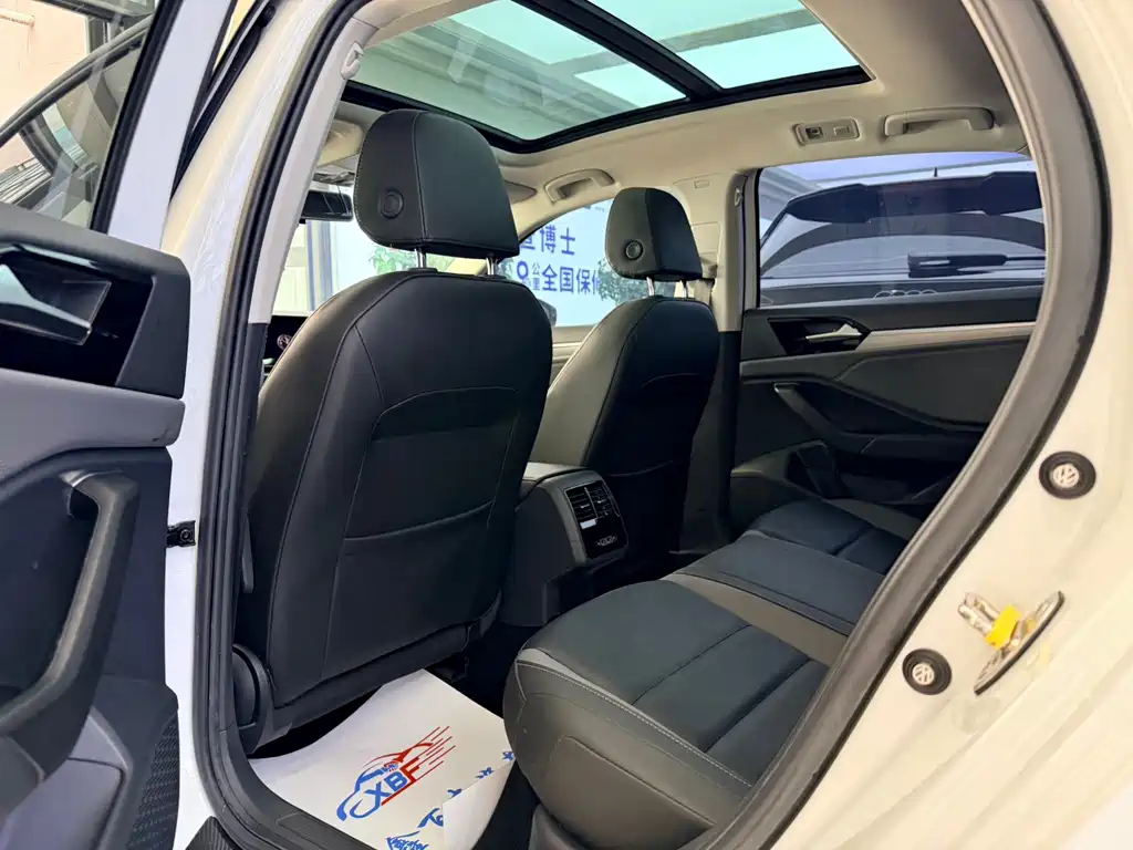 Volkswagen Sagitar 2022