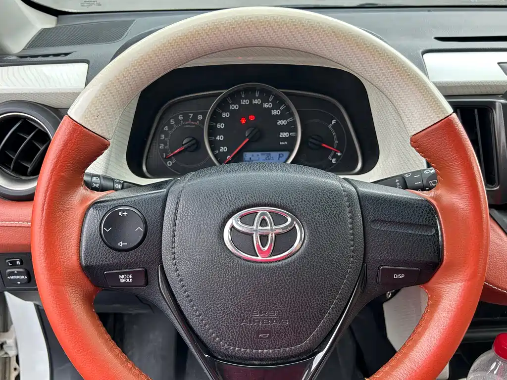 Toyota RAV4 2015 — фото 13