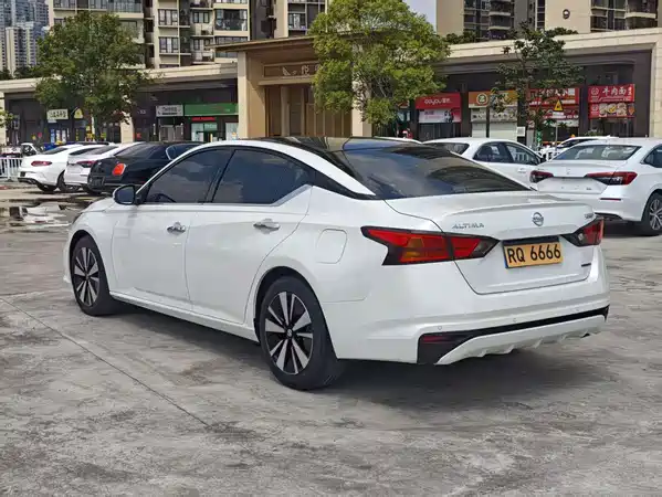 Nissan Teana 2022