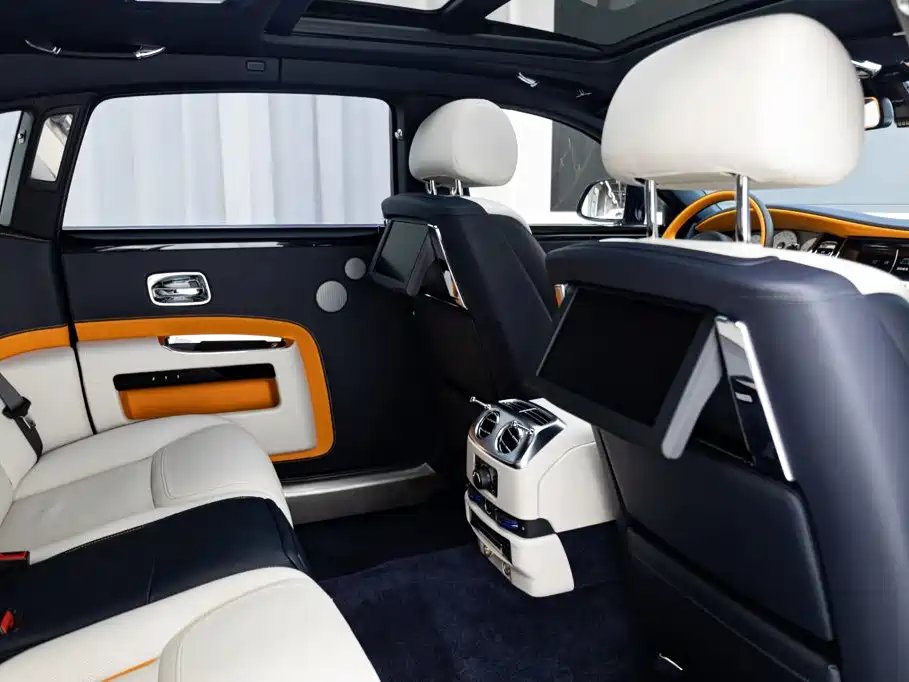 Rolls-Royce Ghost 2019 — фото 14