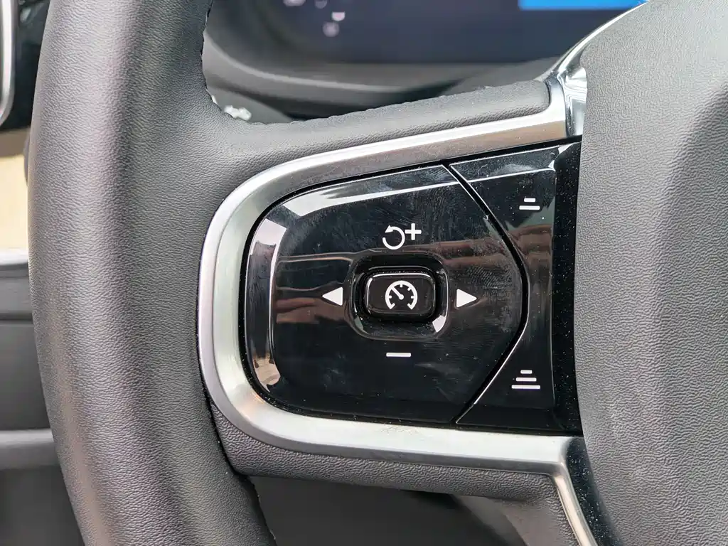 Volvo XC60 2025 — фото 20