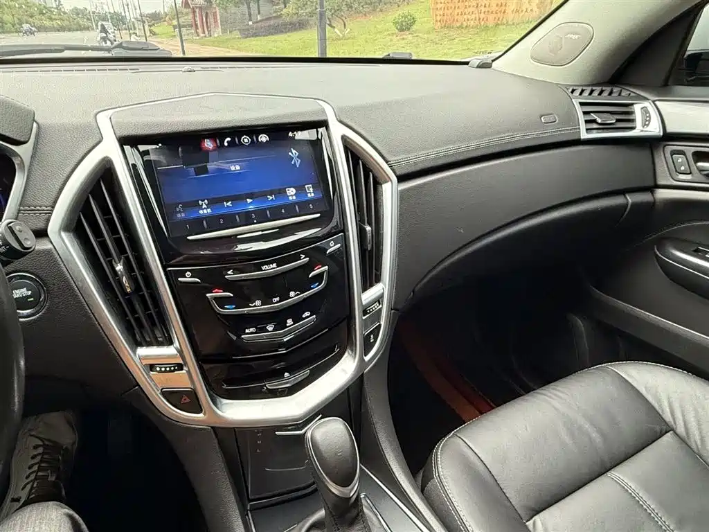Cadillac SRX 2016 — фото 10