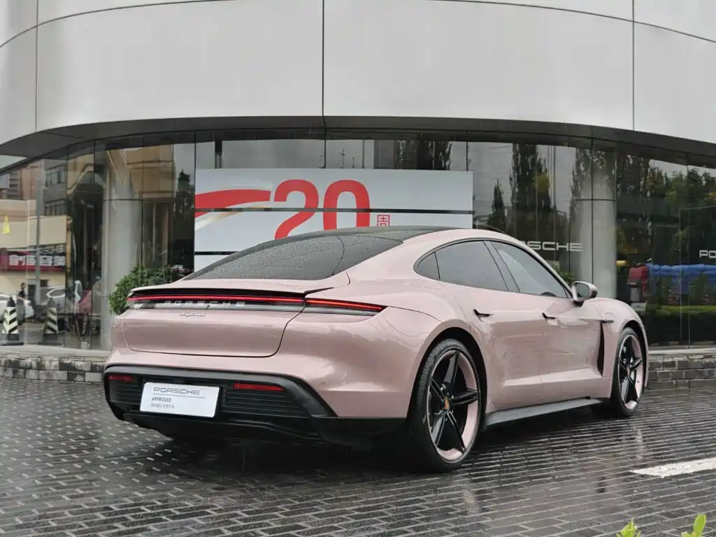Porsche Taycan 2021 — фото 16