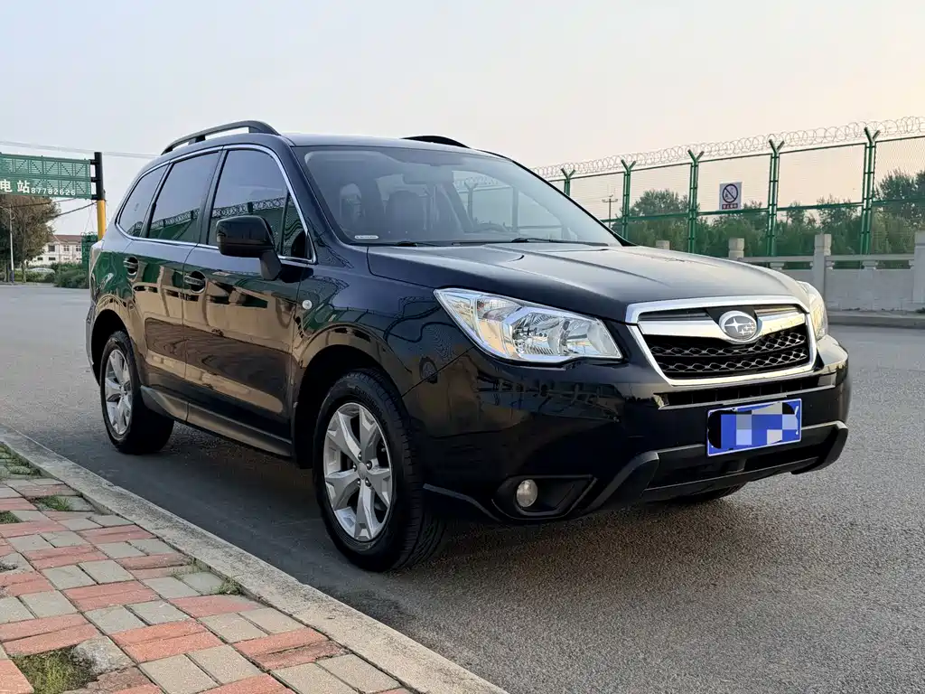 Subaru Forester 2015 — фото 2