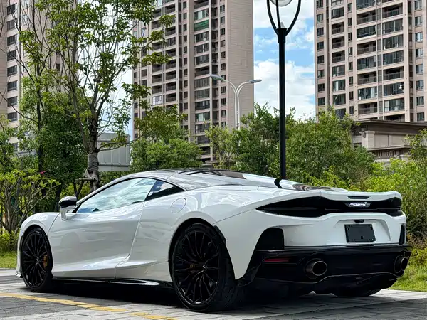 McLaren GT 2022