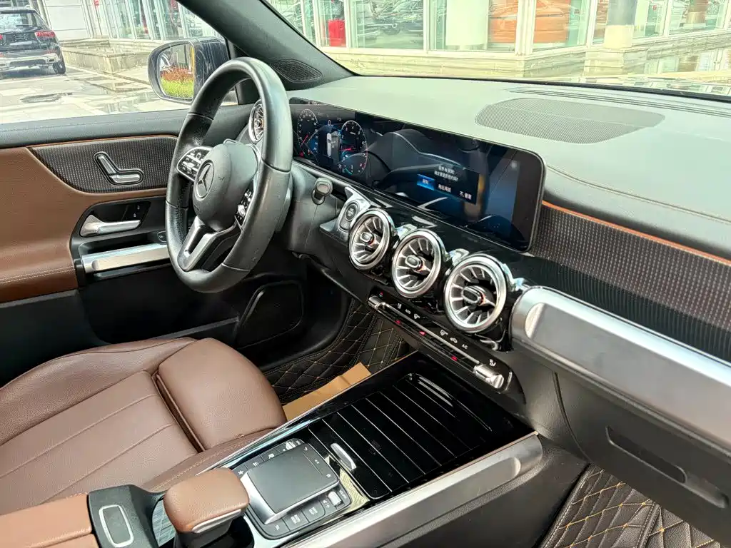 Mercedes-Benz GLB 2021 — фото 15