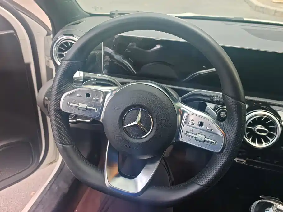 Mercedes-Benz A-Class 2020 — фото 15