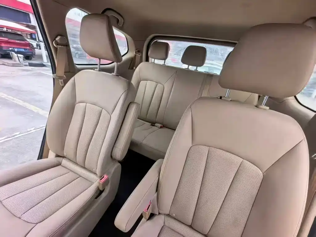 Baojun 730 2015