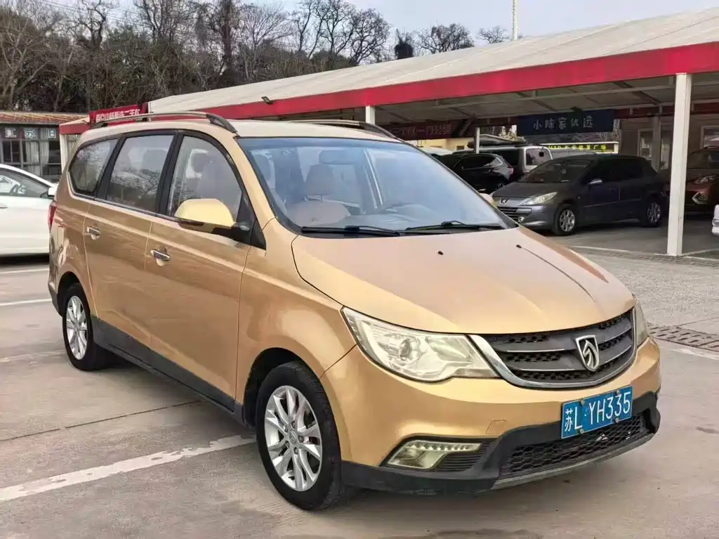 Baojun 730 2015