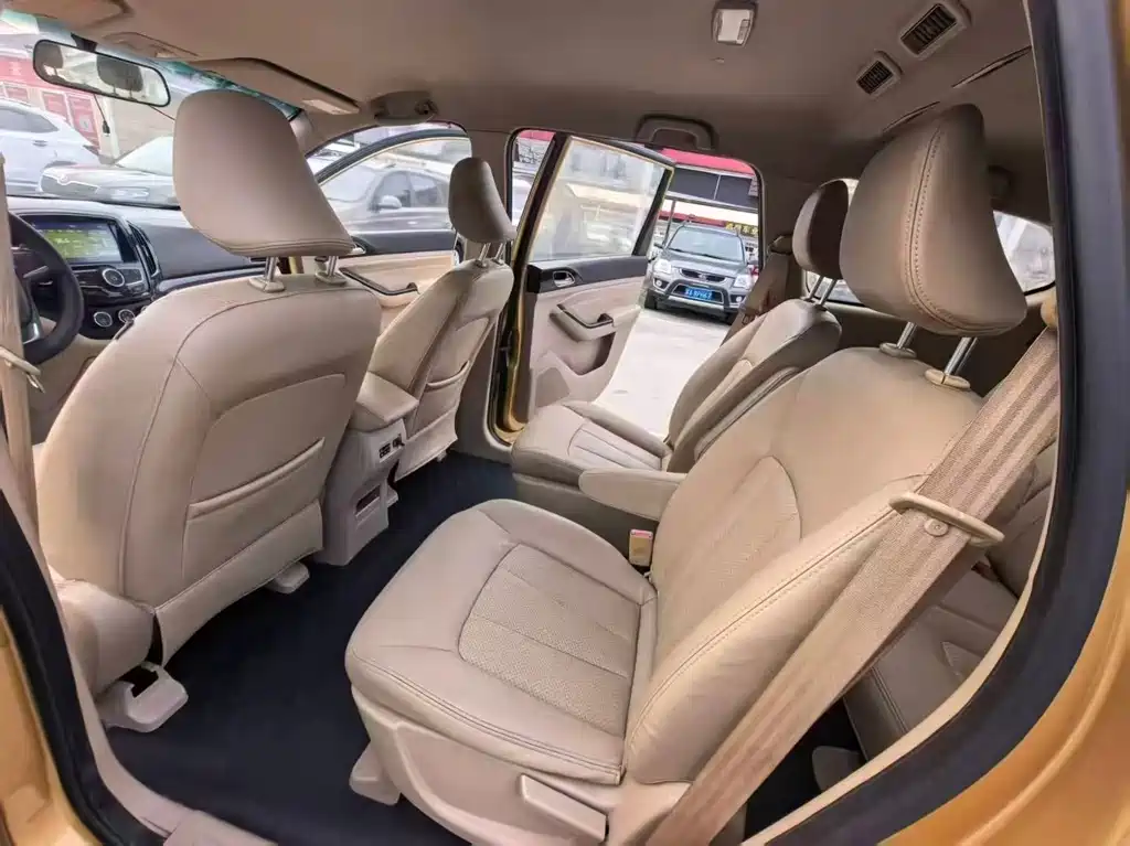 Baojun 730 2015