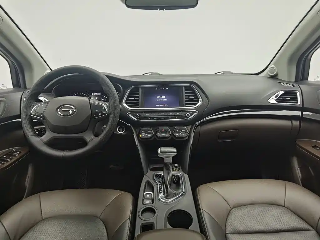 GAC Trumpchi GS4 2017 — фото 5